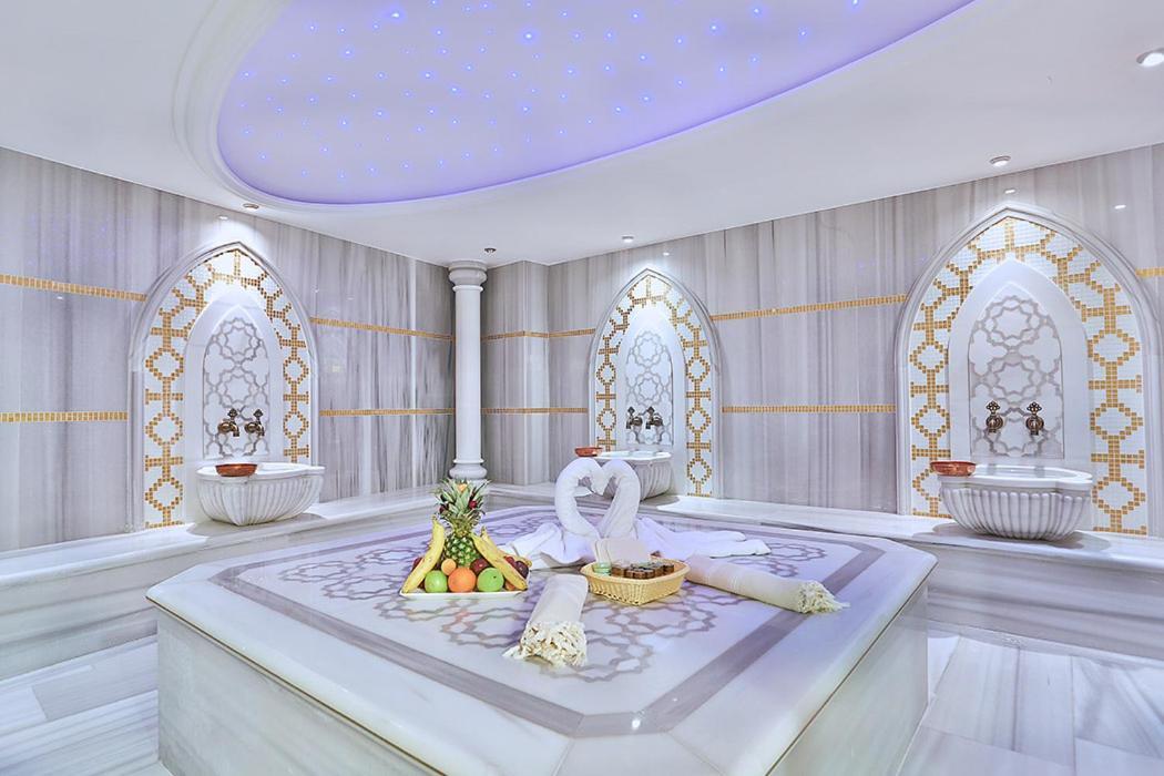 Emirhan Palace Hotel Istanboel Buitenkant foto