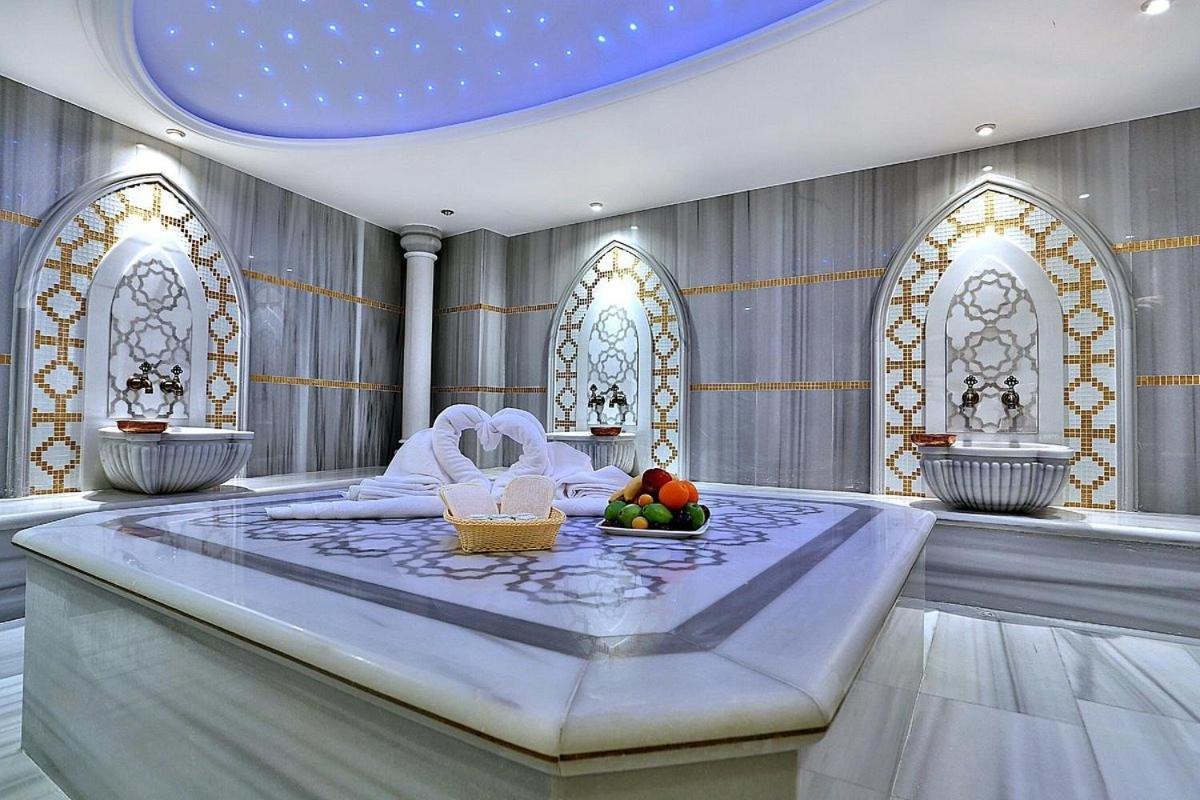 Emirhan Palace Hotel Istanboel Buitenkant foto